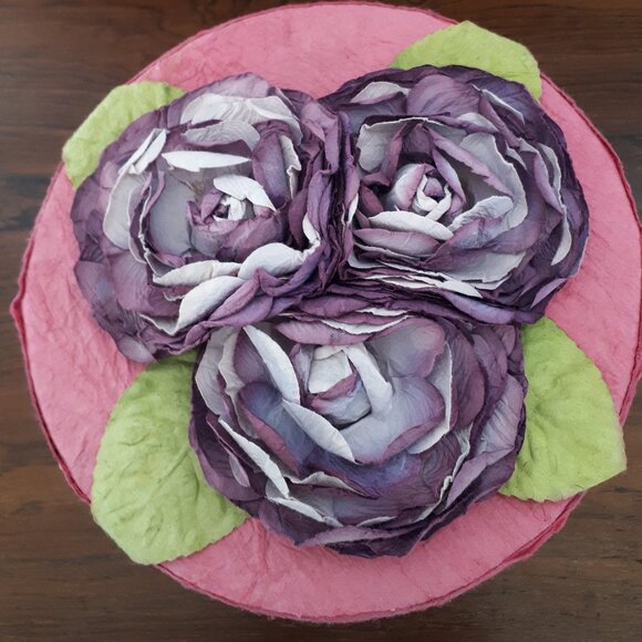 Decoupage Round Box - Pink with Purple cabbage roses - Very old. - Picture 2 of 5